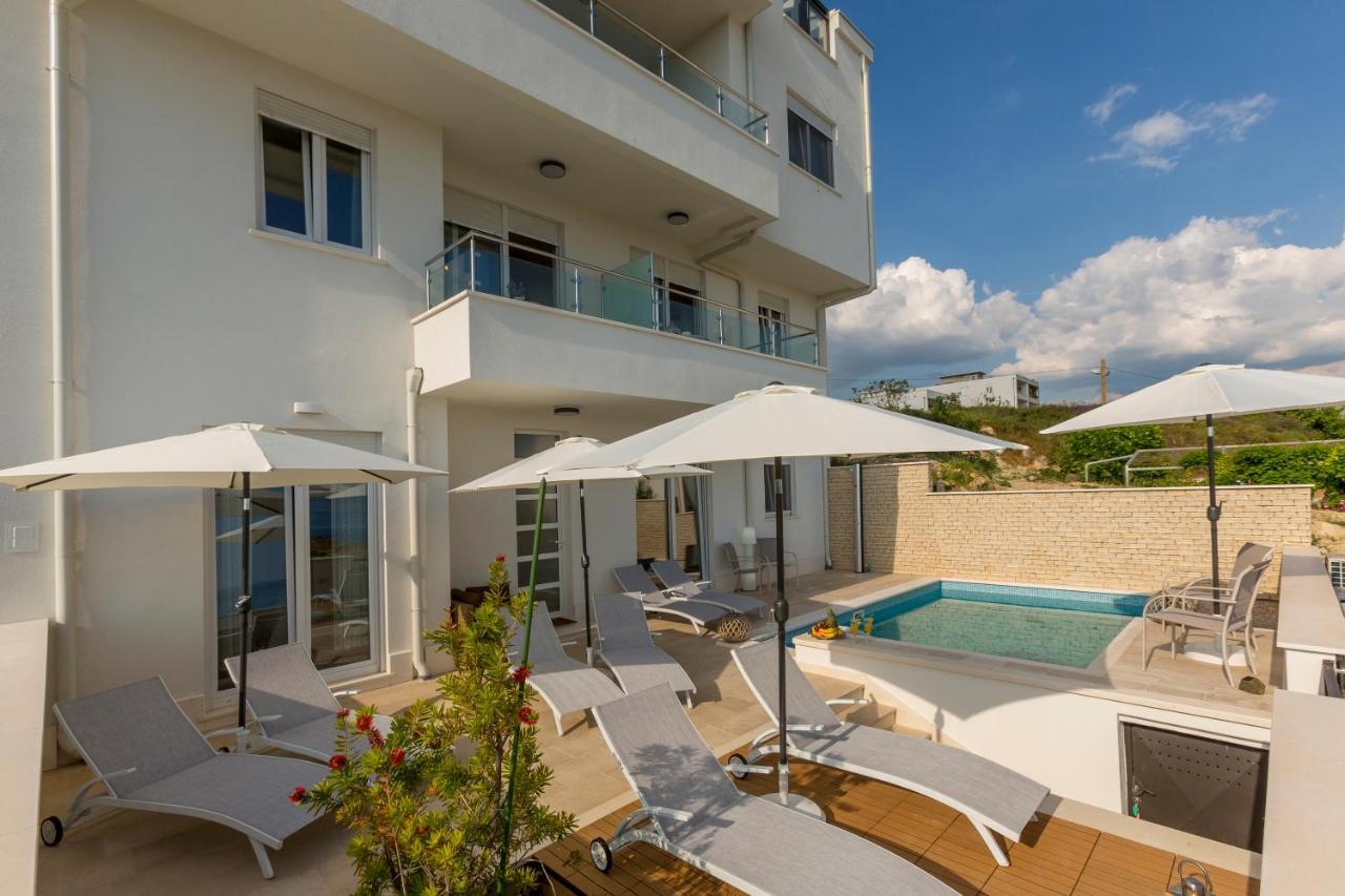 Luxury Villa Bello Horizonte With Swimming Pool Split Exterior foto
