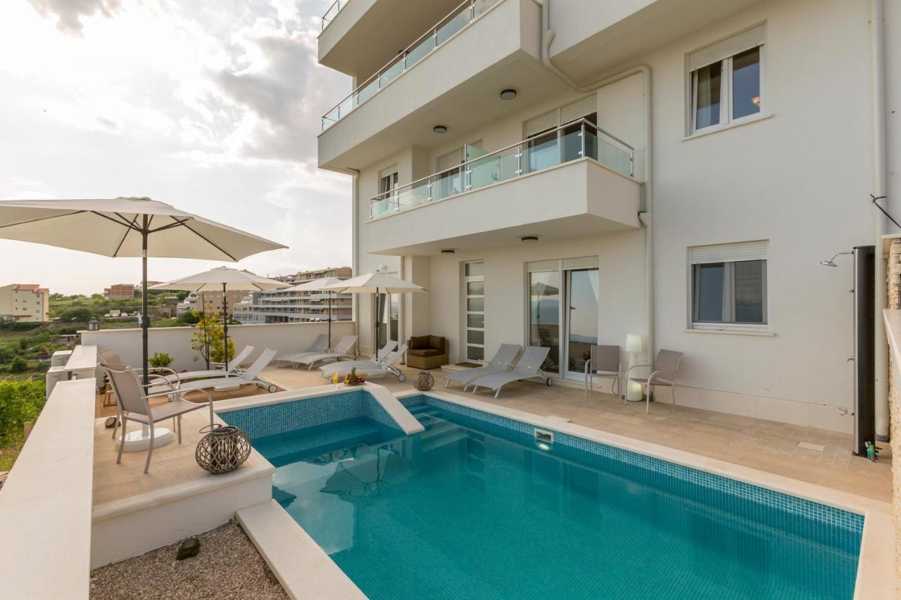 Luxury Villa Bello Horizonte With Swimming Pool Split Exterior foto